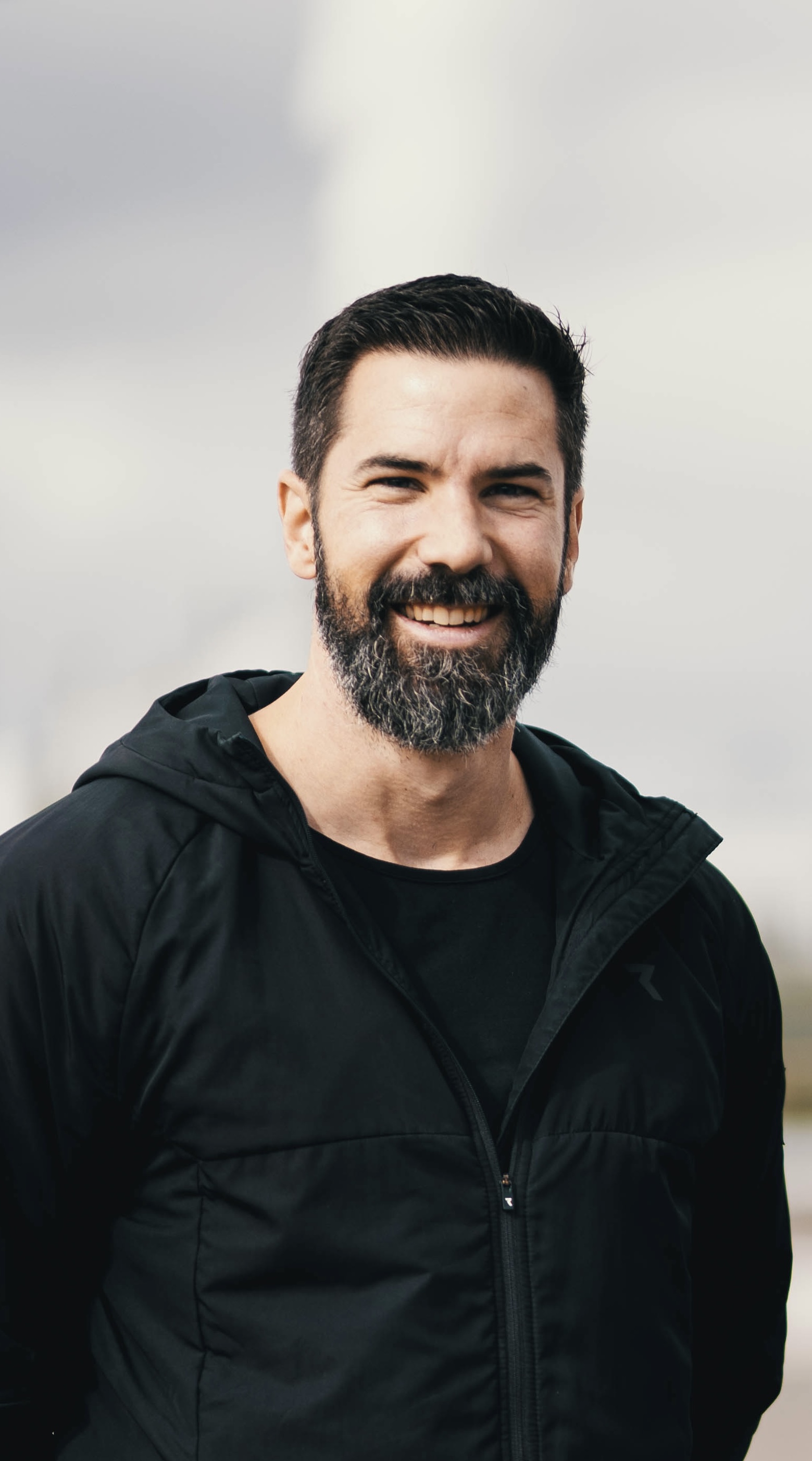Porträt von Luca Ernst, Calisthenics-Coach